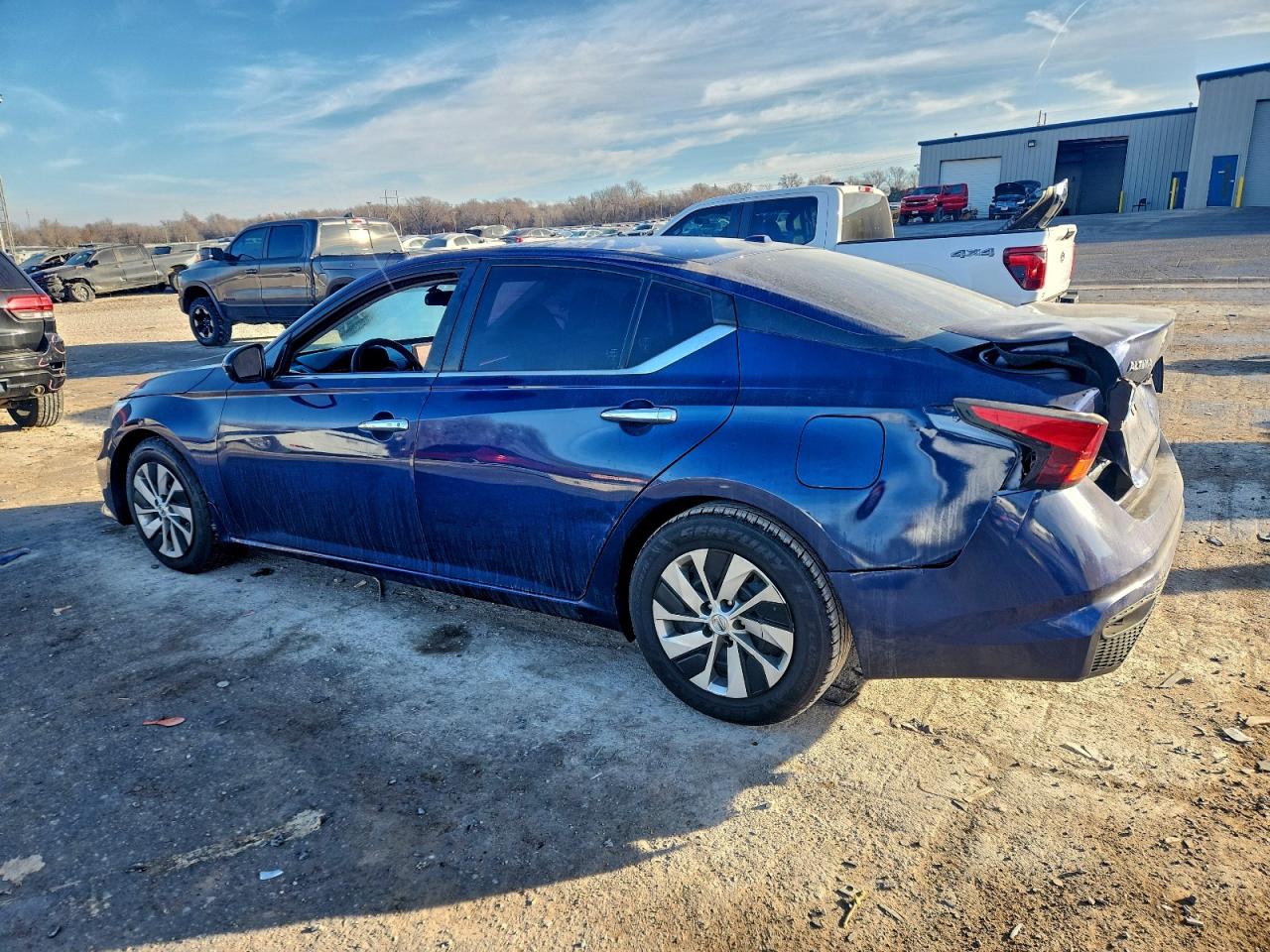 Nissan Altima S Image 2