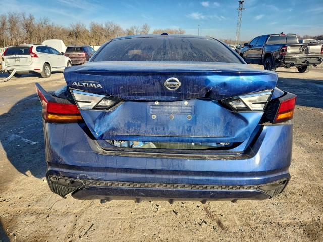 Nissan Altima S Image 6