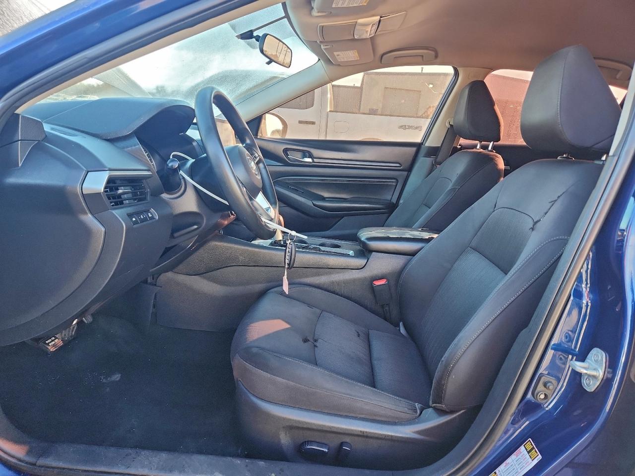 Nissan Altima S Image 3