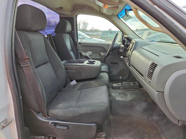 Chevrolet Silverado K1500 Image 6