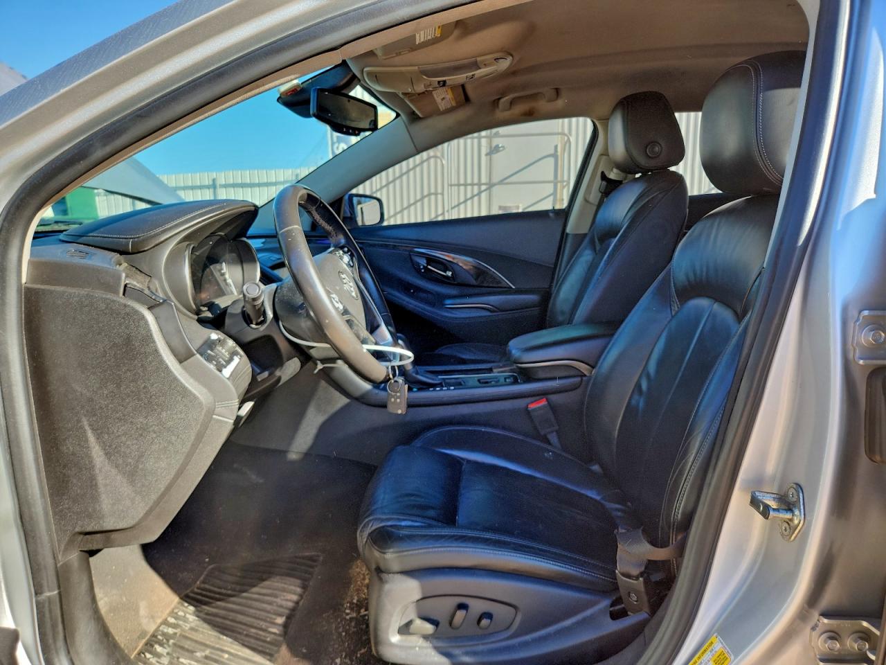 Buick LaCrosse Image 6