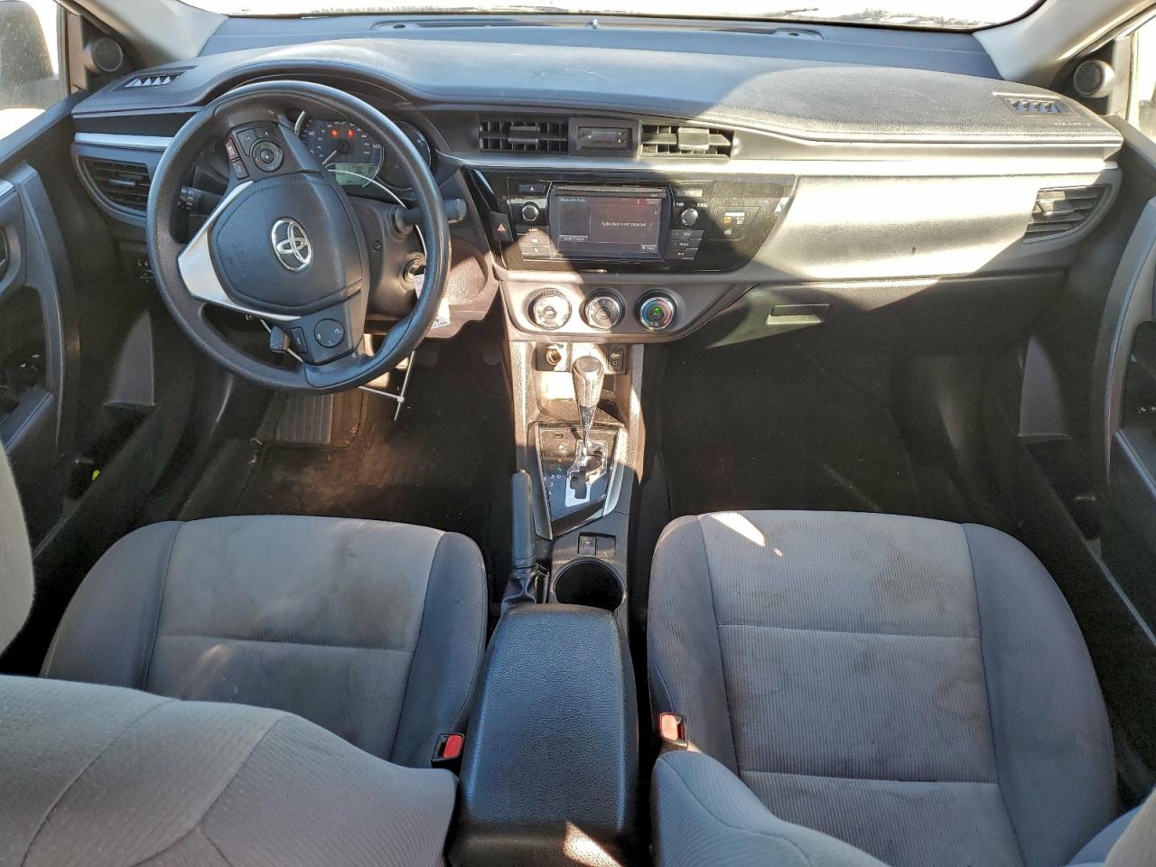 Toyota Corolla L Image 8