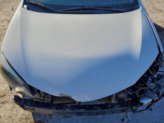 Toyota Corolla L Image 7