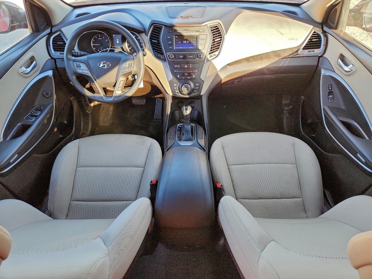 Hyundai SANTA FE Image 10