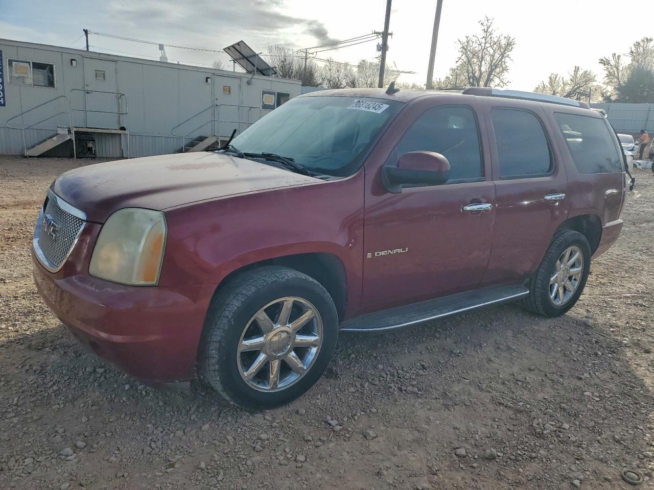 GMC Yukon Denali Image 1