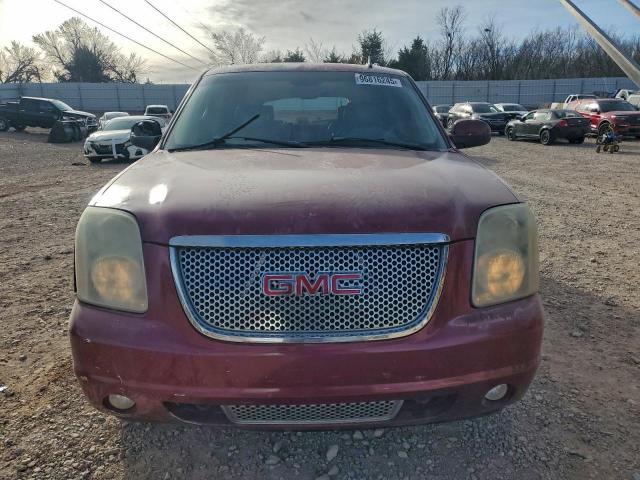 GMC Yukon Denali Image 2