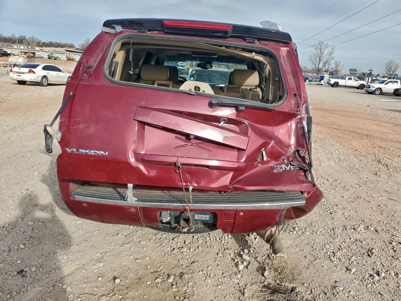 GMC Yukon Denali Image 3