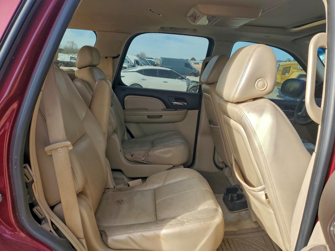 GMC Yukon Denali Image 7