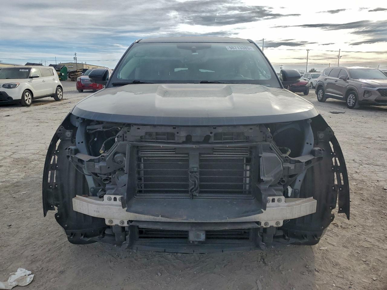 Ford Explorer Limited Image 6