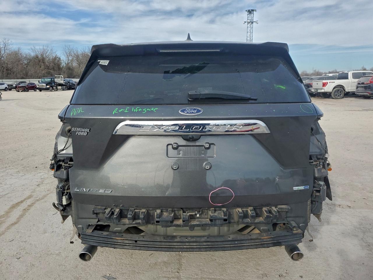 Ford Explorer Limited Image 4