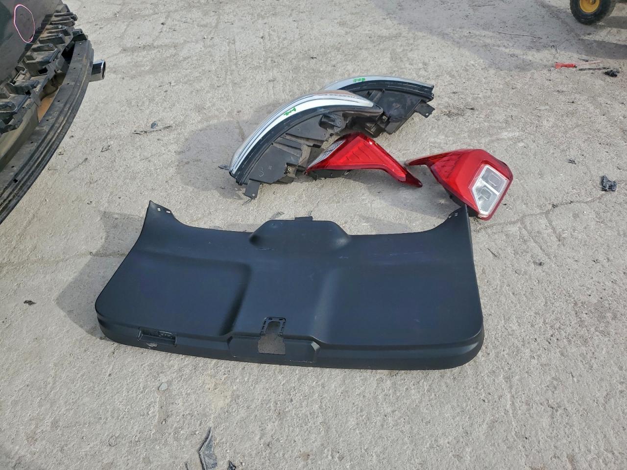 Ford Explorer Limited Image 14