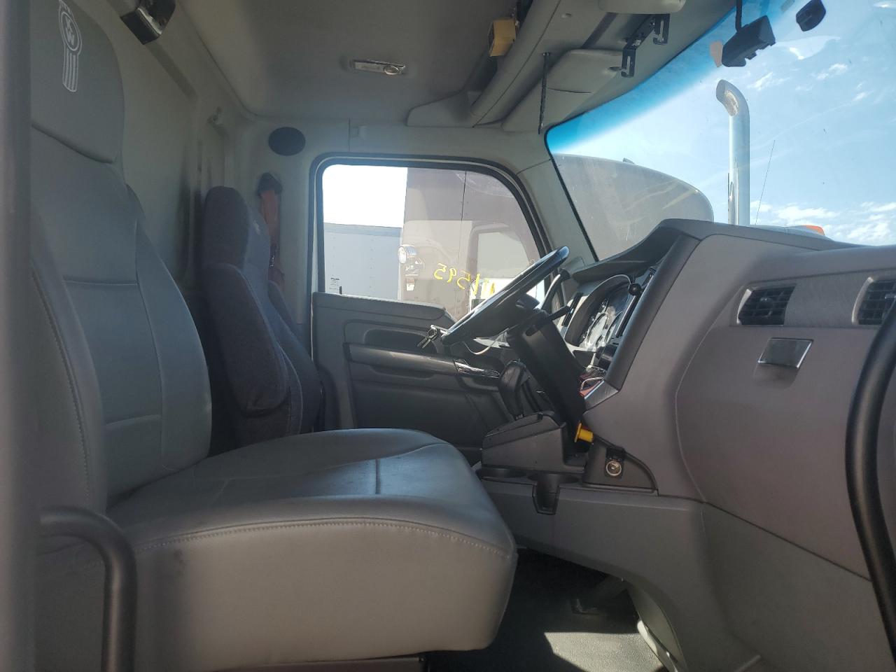 Kenworth T680 T680 Image 8