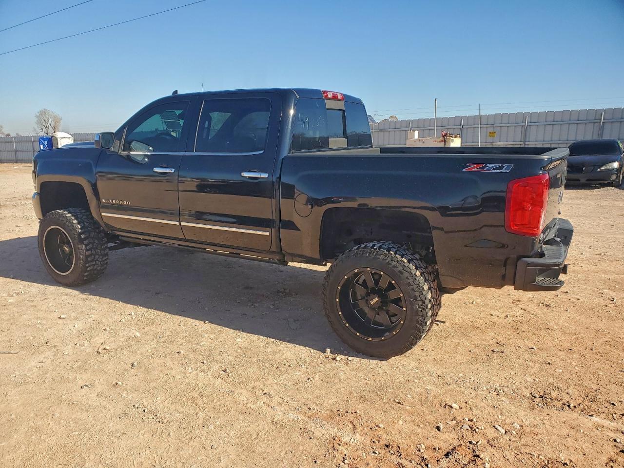 Chevrolet Silverado K1500 Ltz Image 2