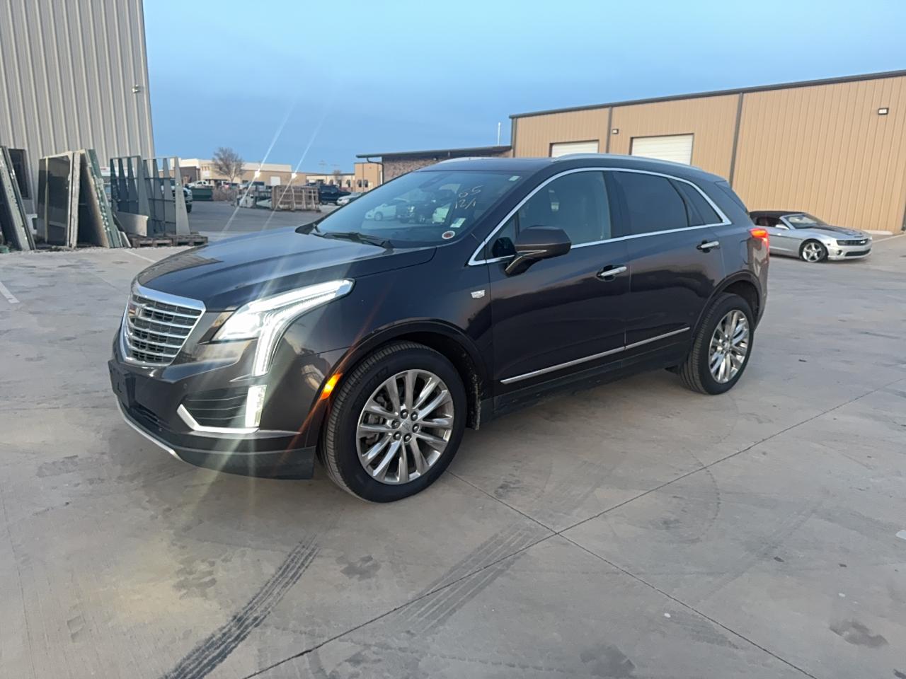 Cadillac XT5 Platinum Image 2