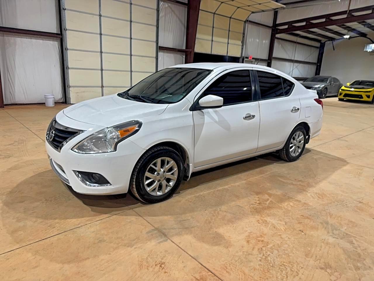 Nissan Versa S Image 8