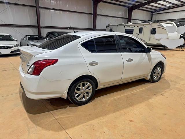 Nissan Versa S Image 2