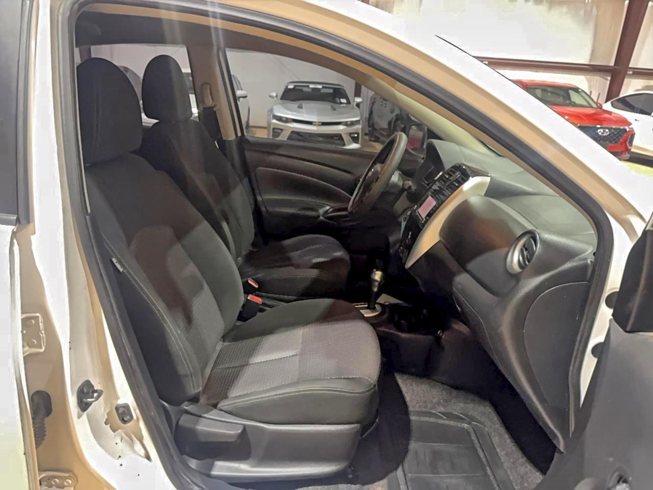 Nissan Versa S Image 10