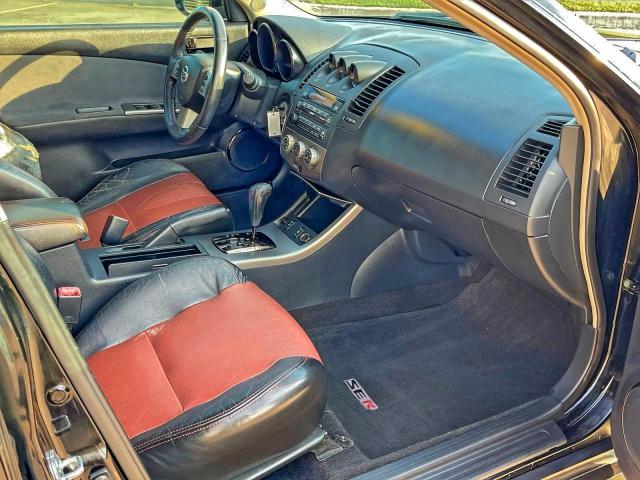 Nissan Altima Se Image 2