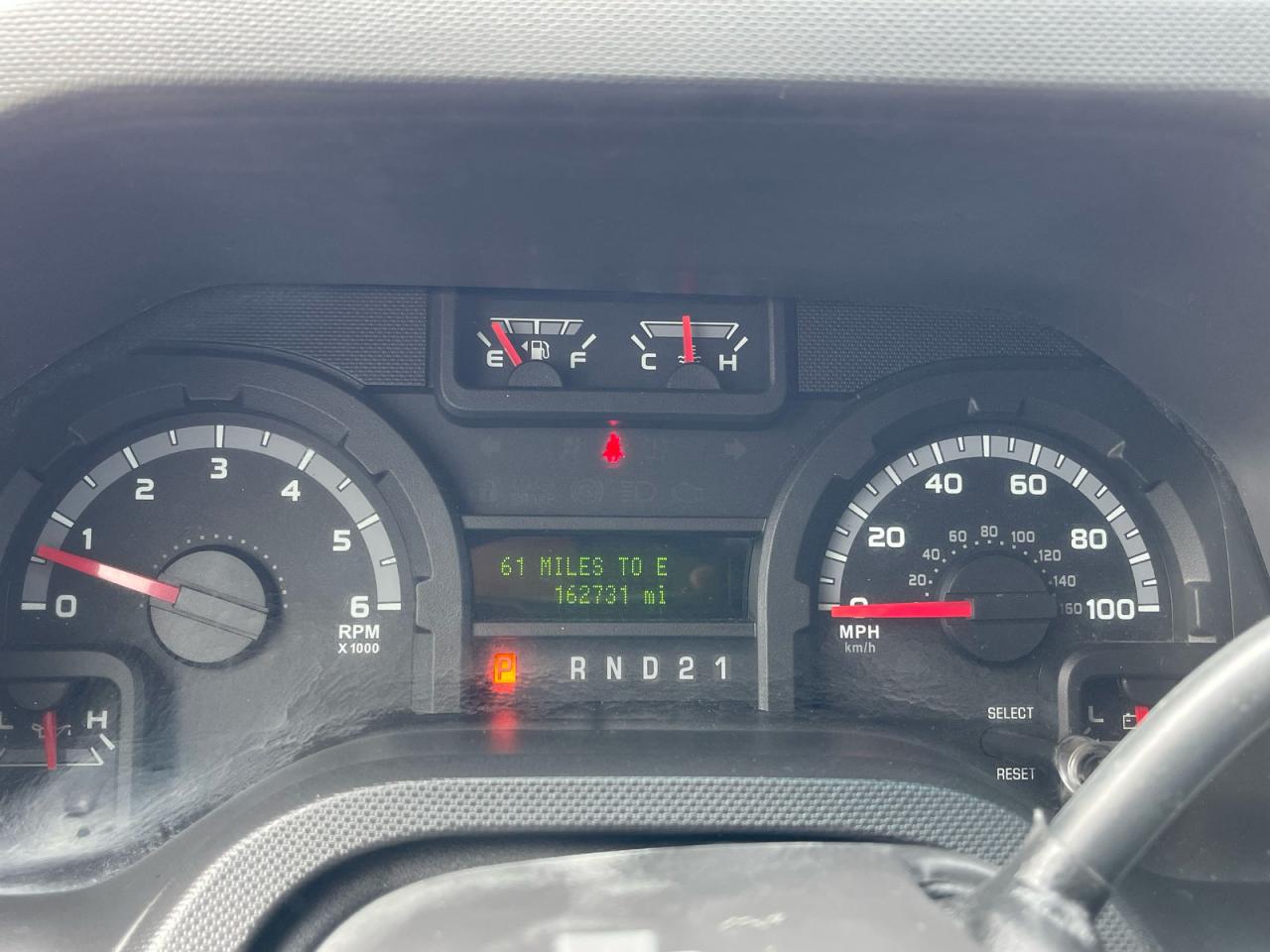 Ford Econoline E350 Super Duty Wagon Image 5