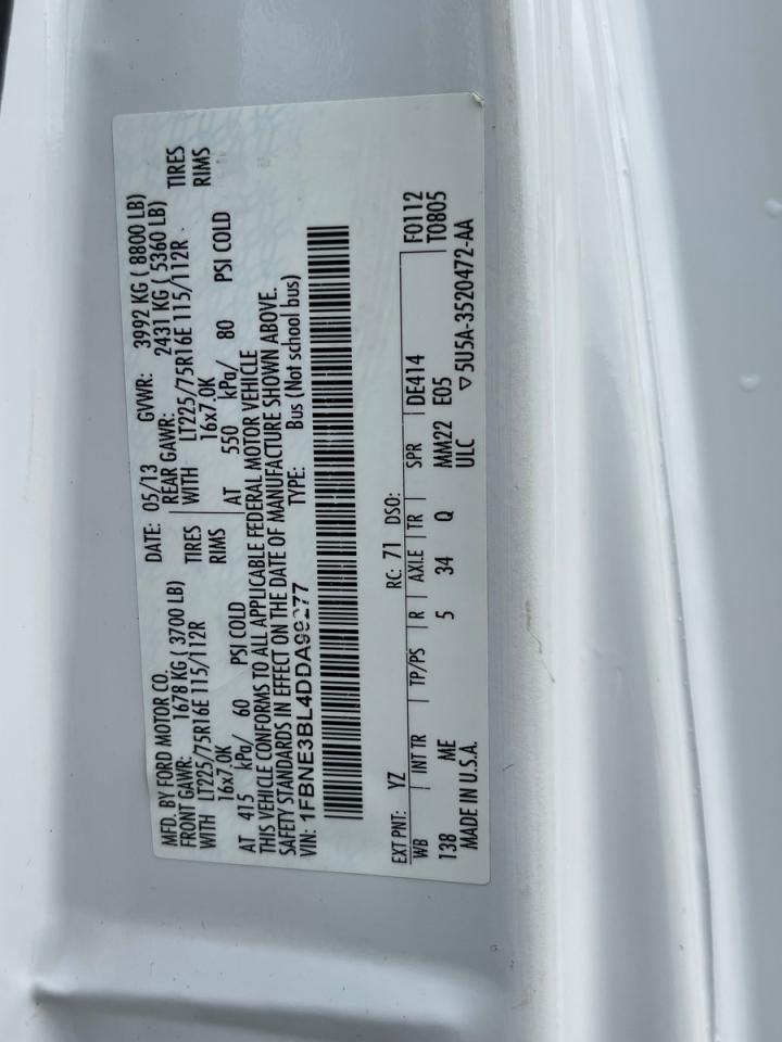 Ford Econoline E350 Super Duty Wagon Image 6