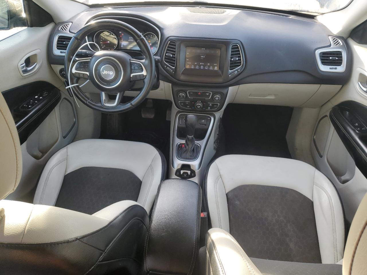 Jeep Compass Latitude Image 4