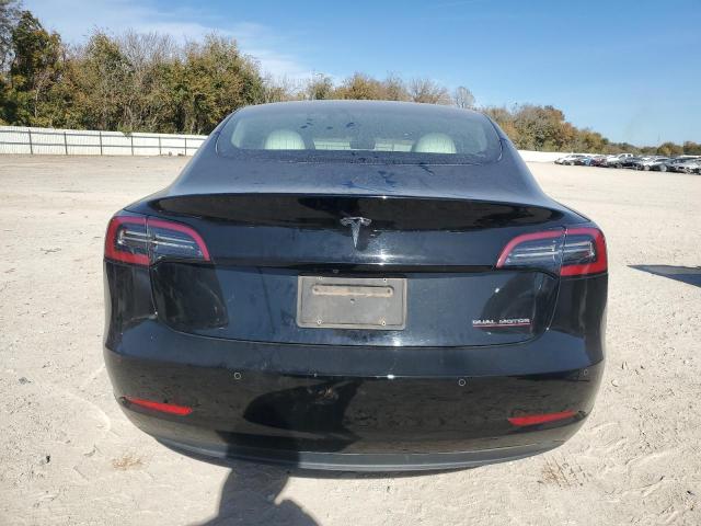Tesla Model 3 Image 3