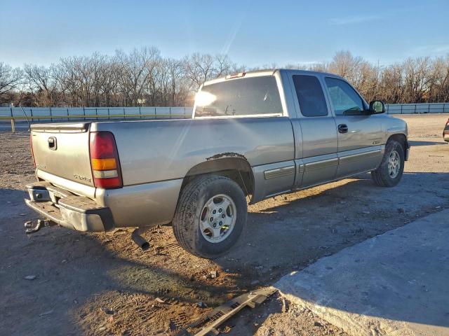 Chevrolet Silverado C1500 Image 2