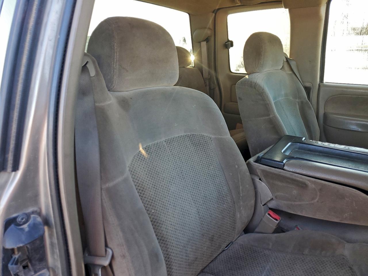 Chevrolet Silverado C1500 Image 7