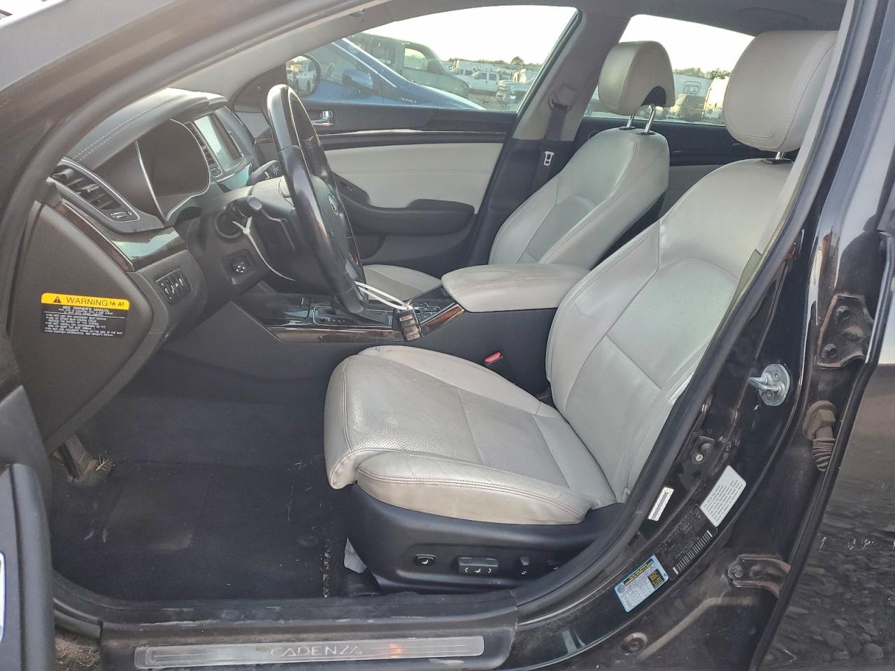 Kia Cadenza Premium Image 11