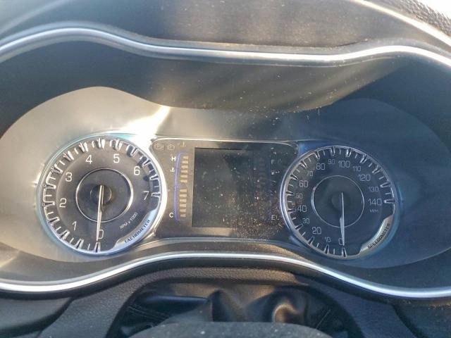 Chrysler 200 Limited Image 9