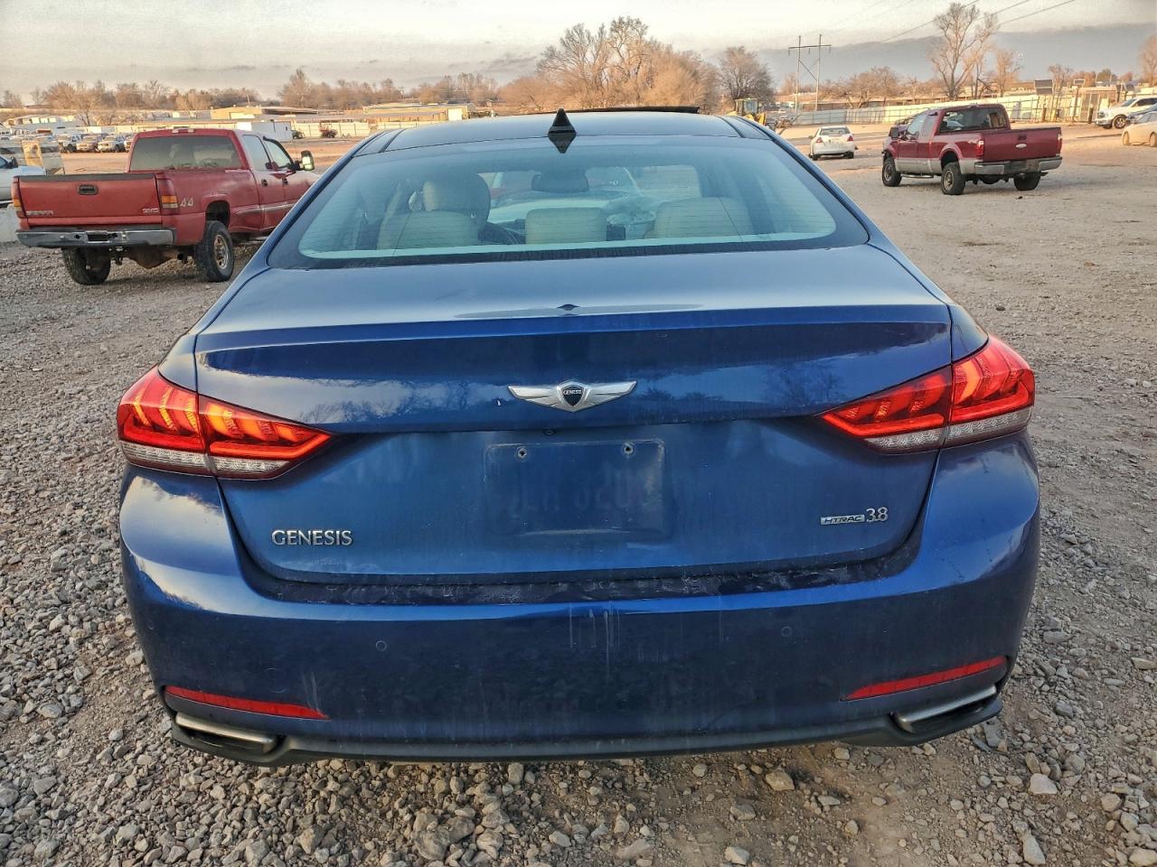 Hyundai Genesis 3.8l Image 5