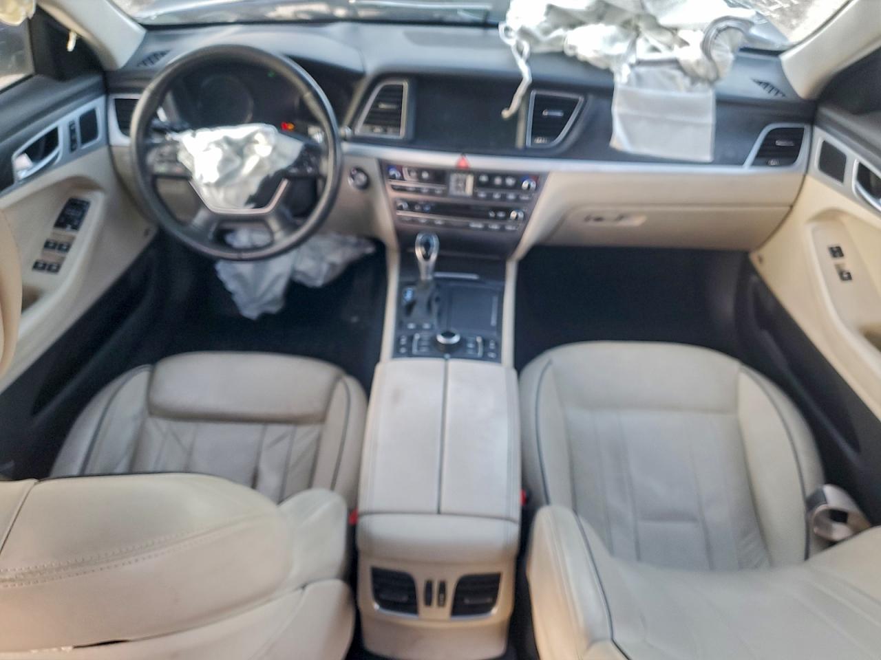 Hyundai Genesis 3.8l Image 8
