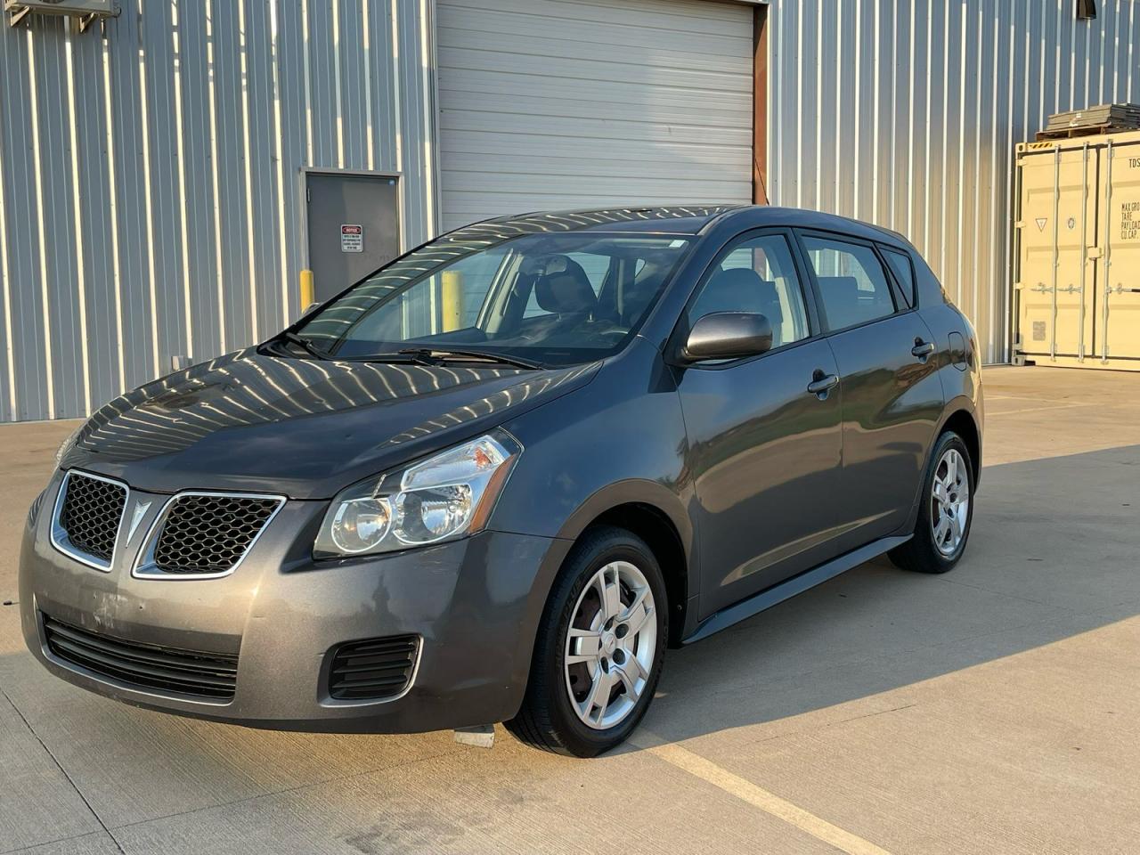 Pontiac Vibe Image 2