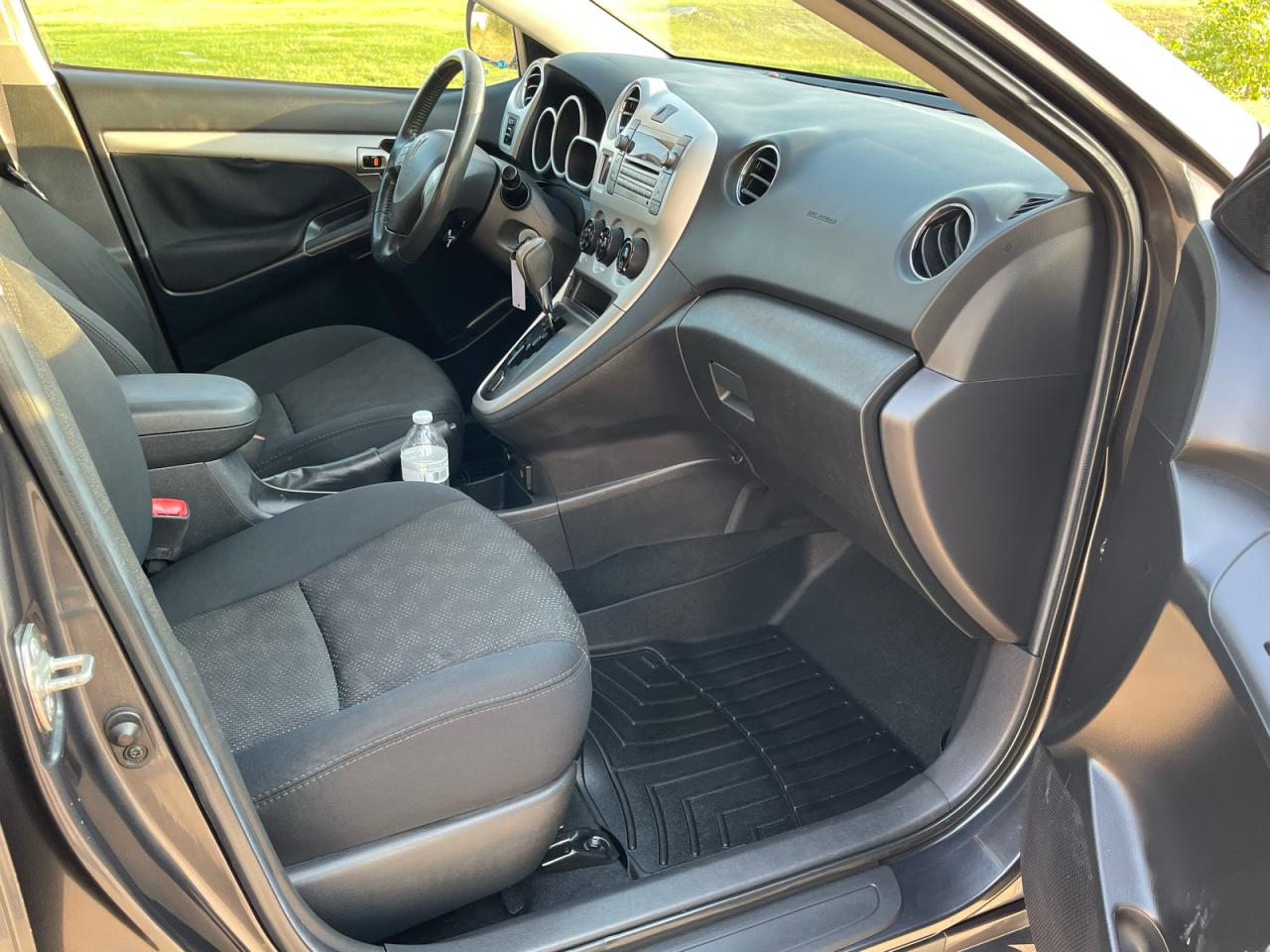 Pontiac Vibe Image 3