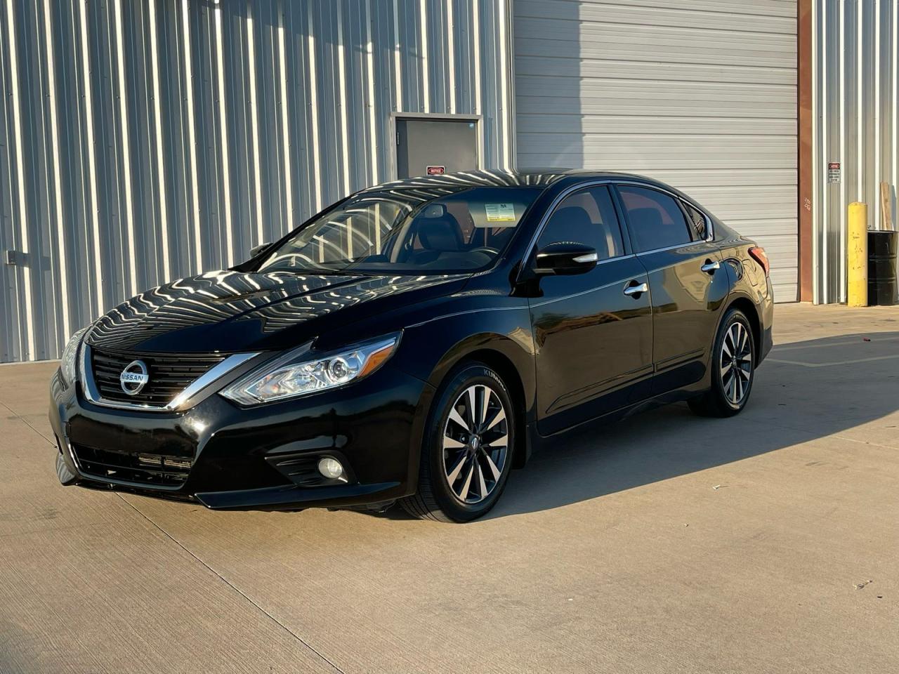 Nissan Altima 2.5 Image 3