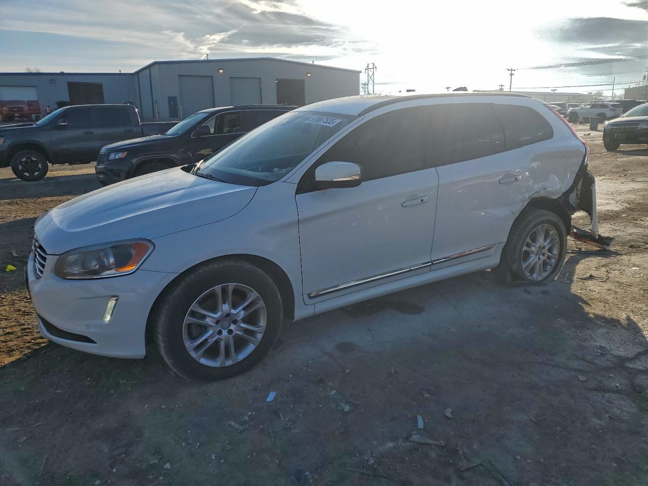 Volvo XC60 T5 Image 1