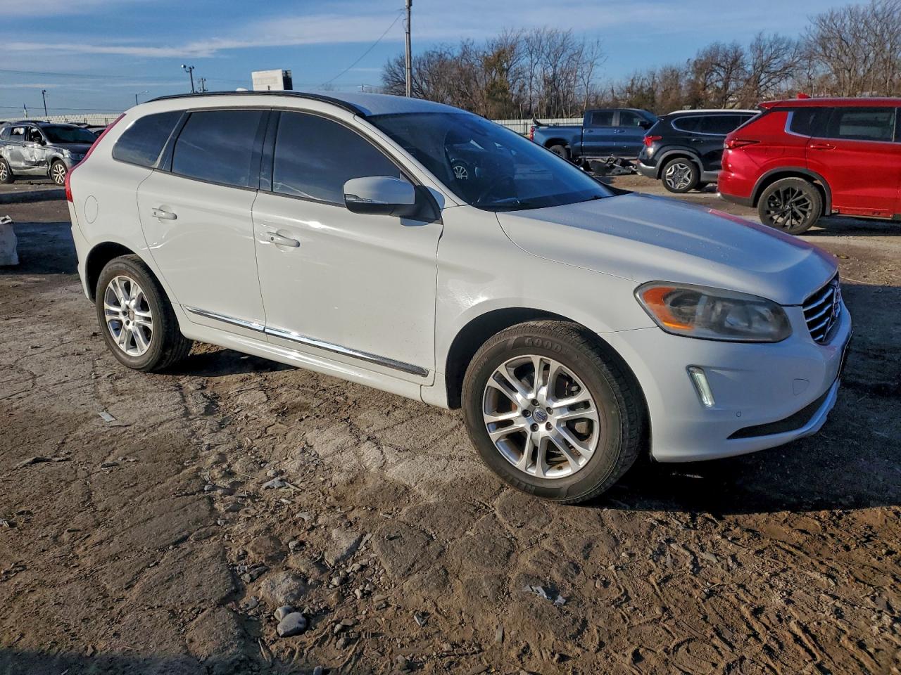 Volvo XC60 T5 Image 11
