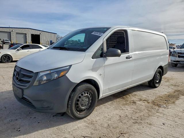  Salvage Mercedes-Benz Metris