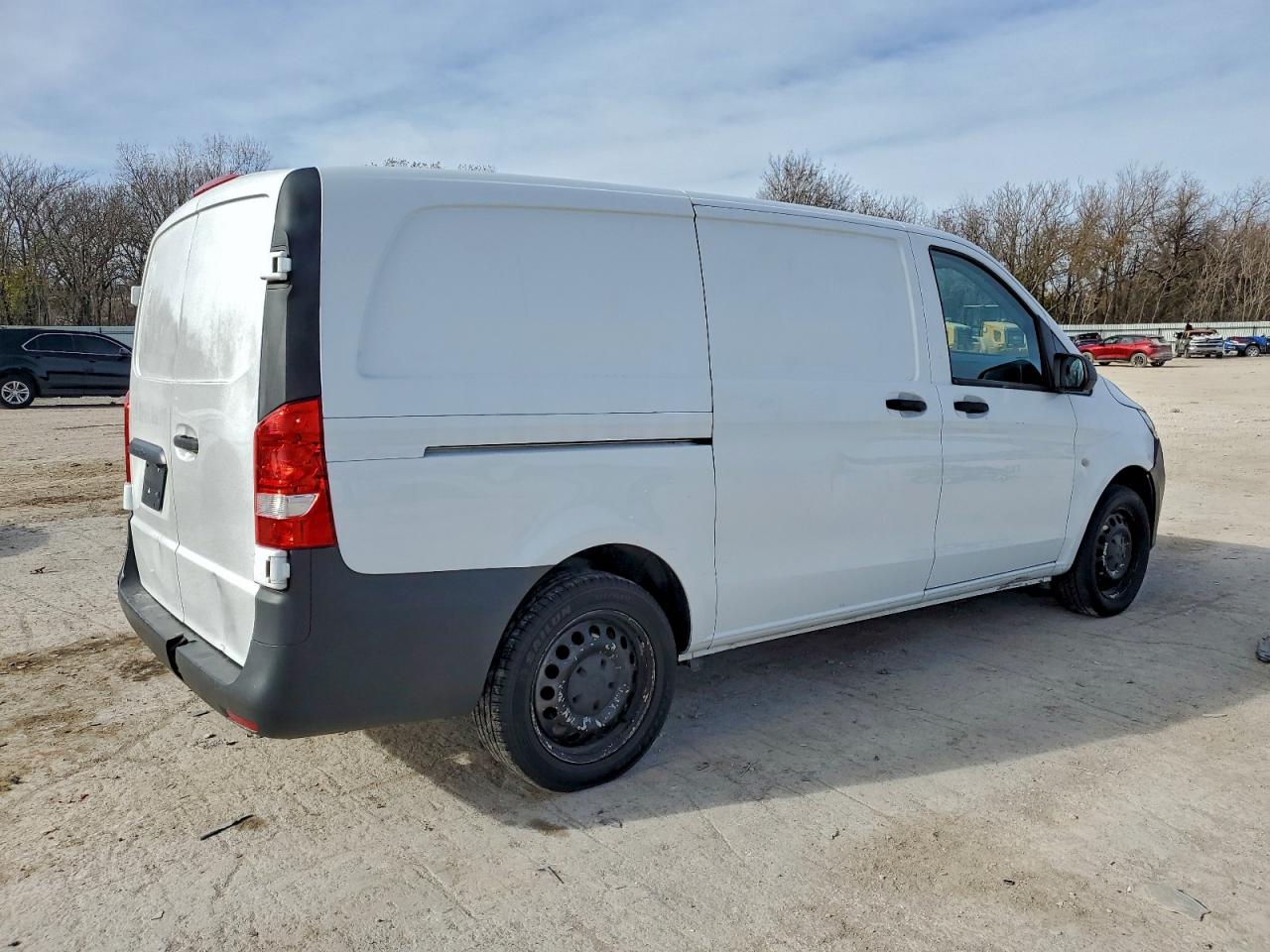 Mercedes-Benz Metris Image 12