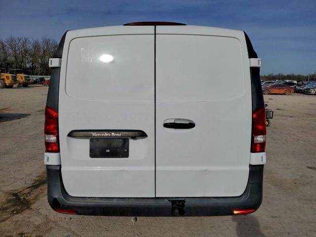 Mercedes-Benz Metris Image 4