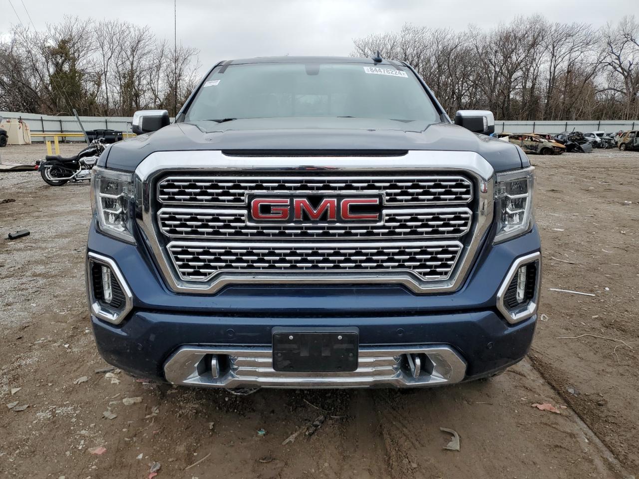 GMC Sierra Image 11