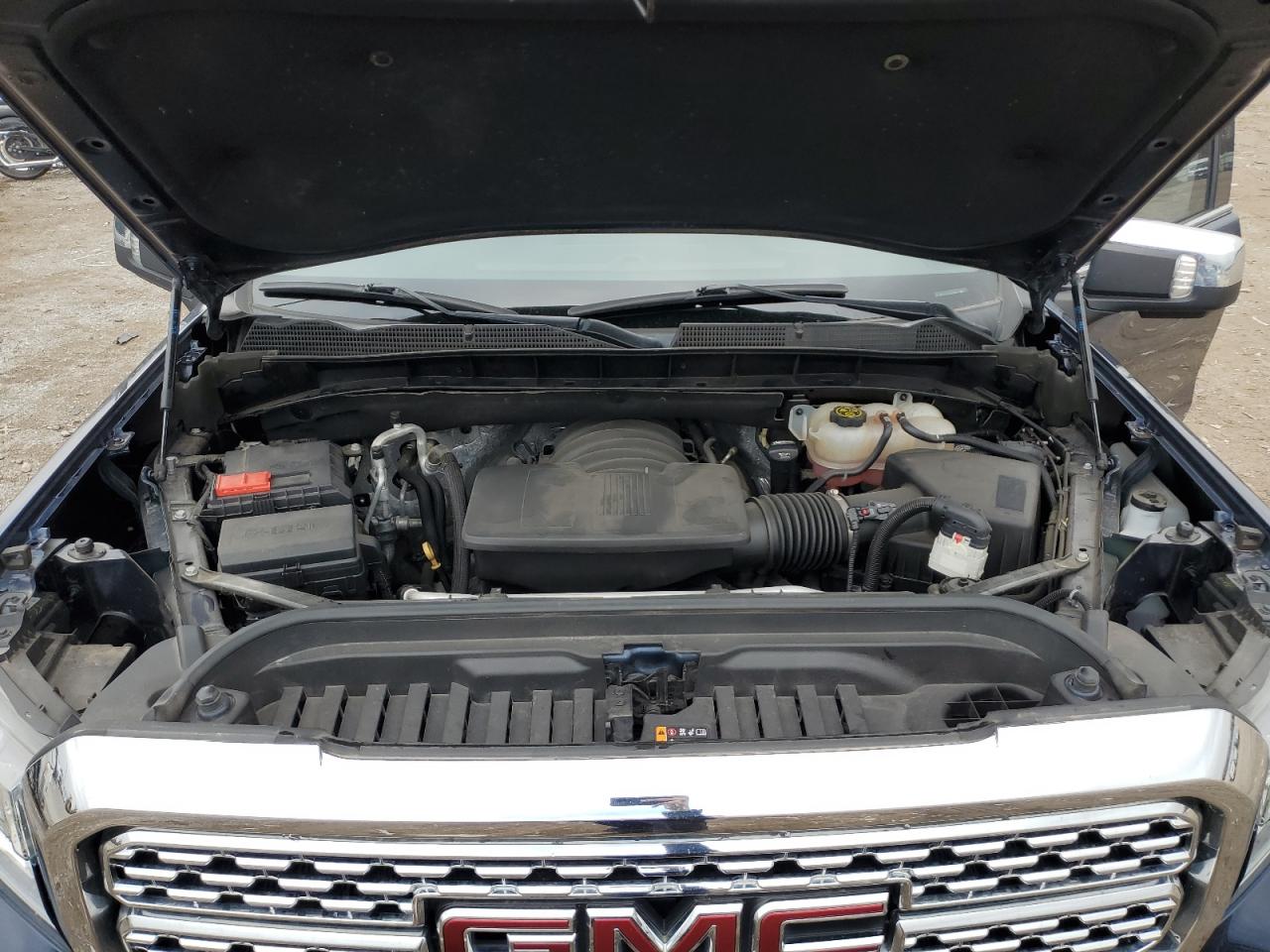 GMC Sierra Image 8