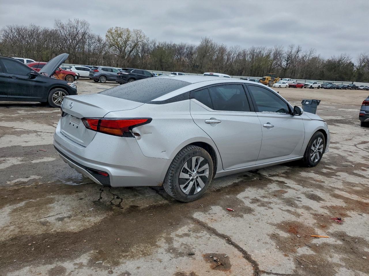 Nissan Altima S Image 3