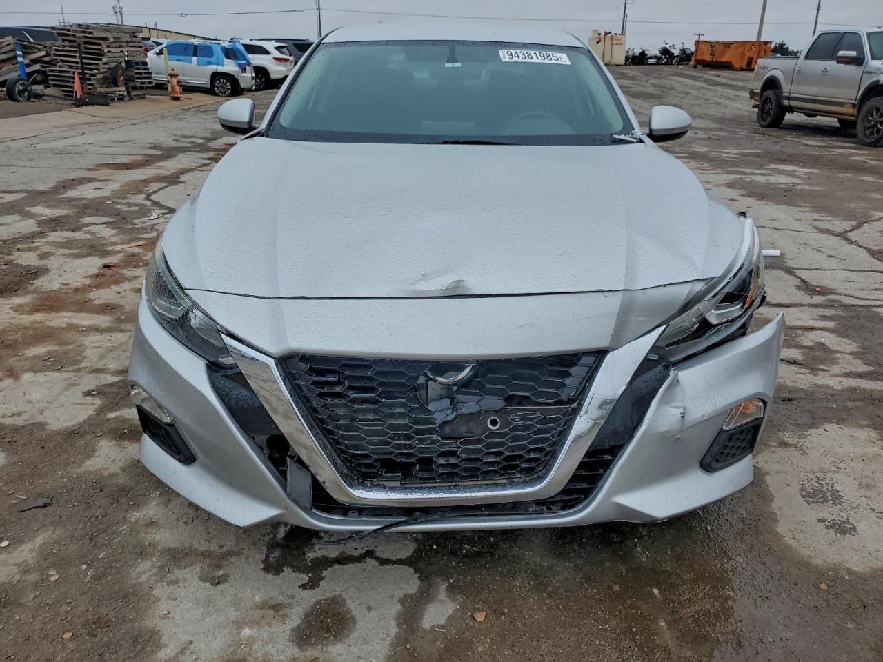 Nissan Altima S Image 11