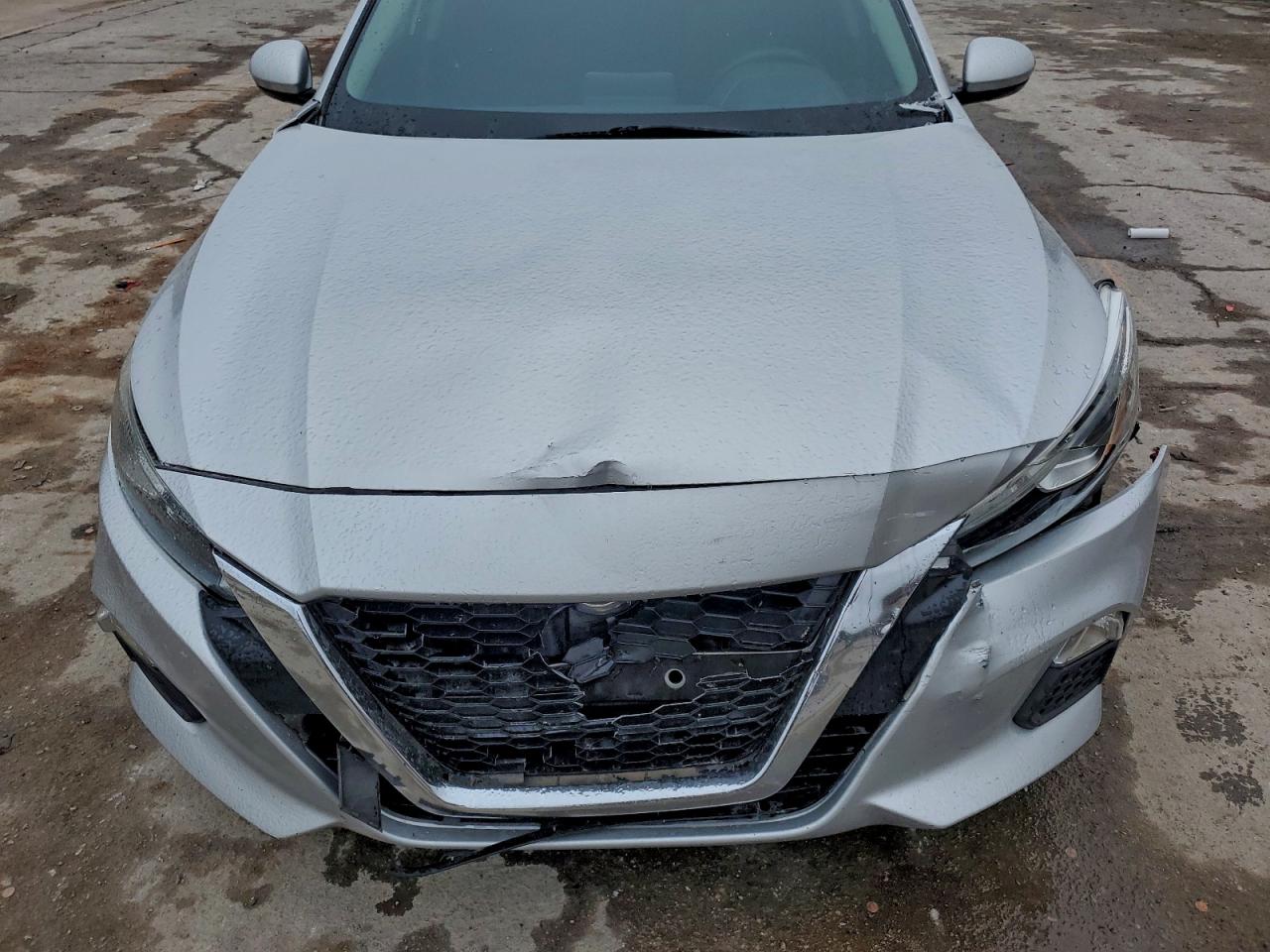 Nissan Altima S Image 7