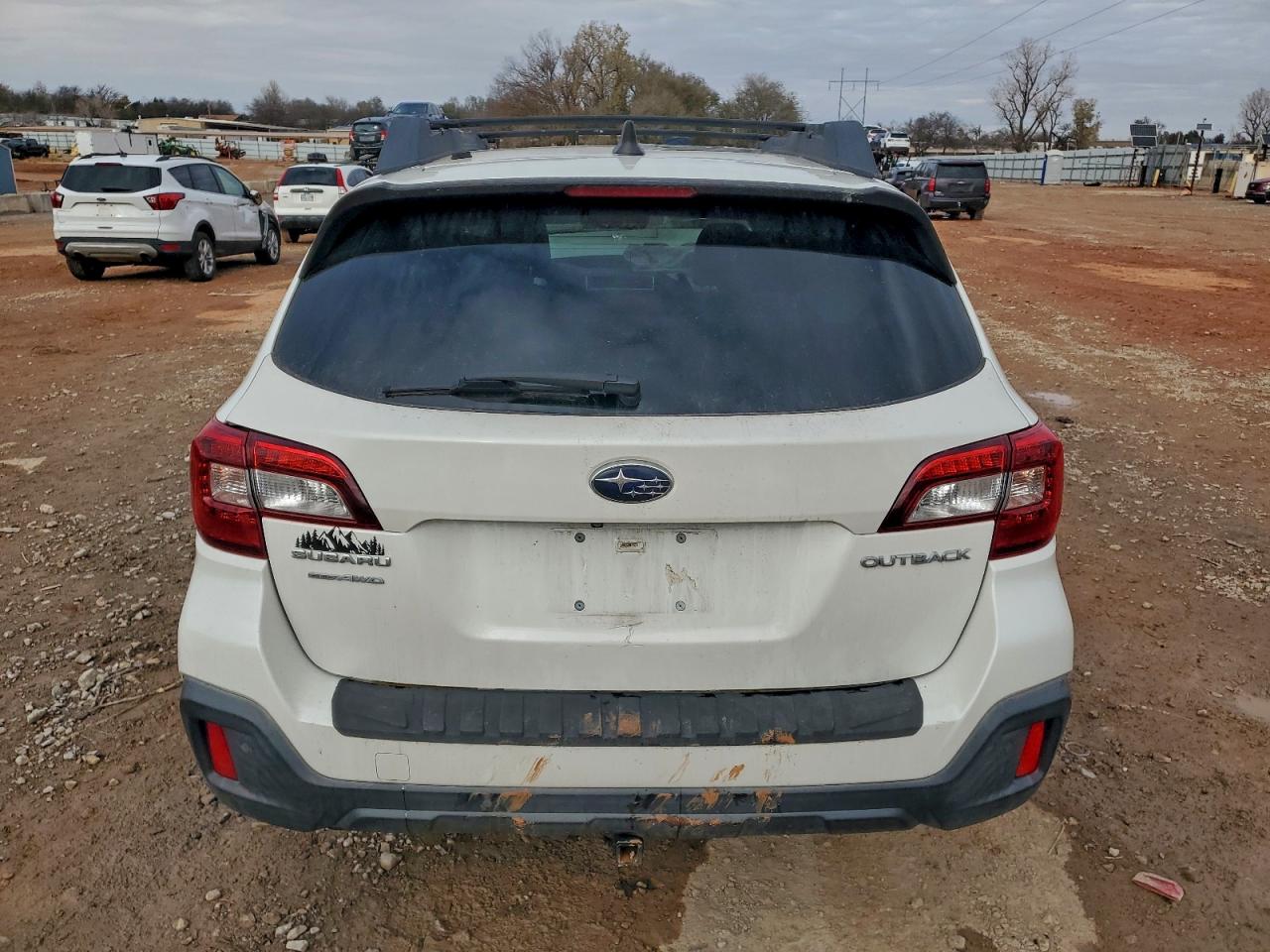 Subaru Outback 2.5i Limited Image 2