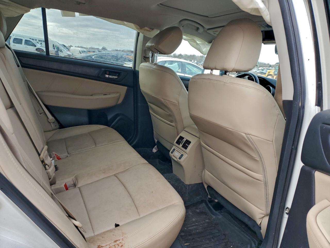 Subaru Outback 2.5i Limited Image 9