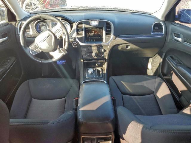 Chrysler 300 Touring Image 6