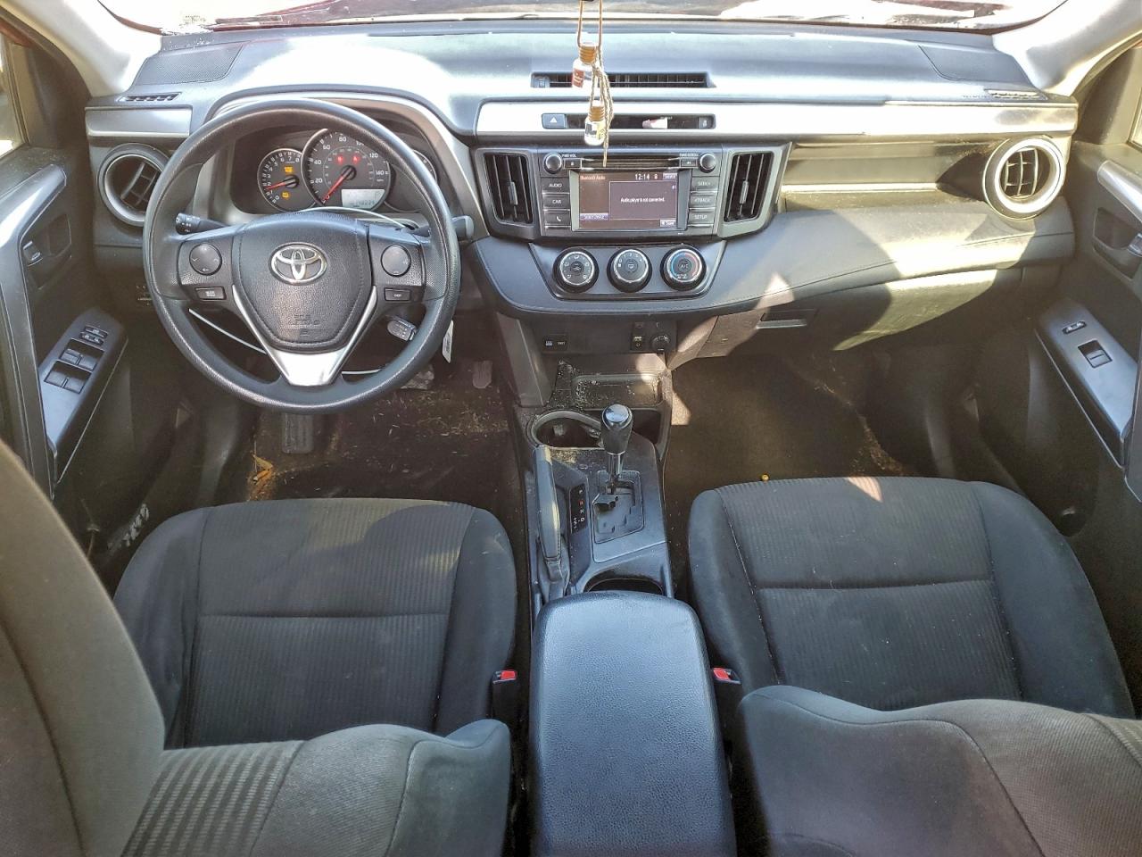 Toyota RAV4 Le Image 9