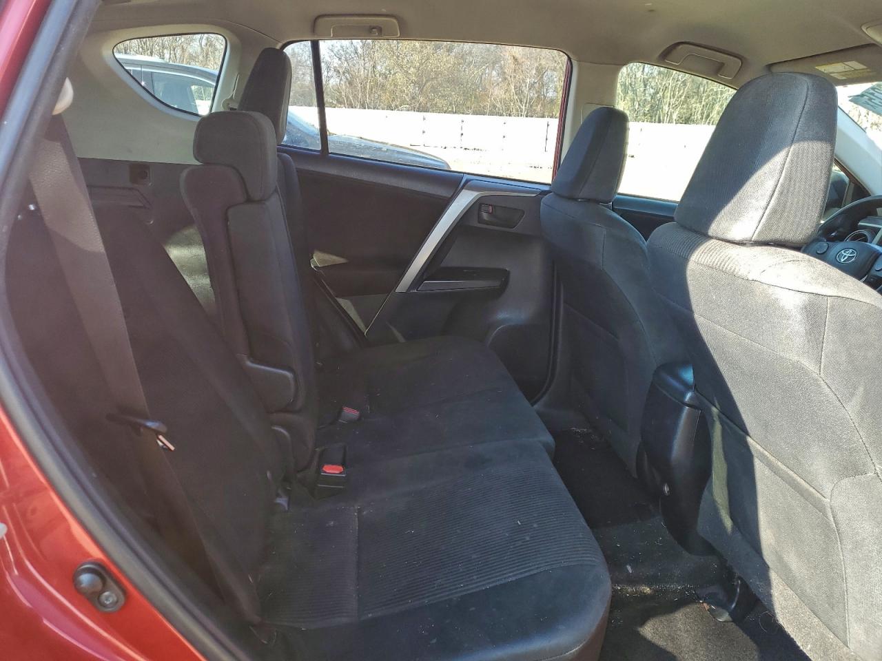 Toyota RAV4 Le Image 11